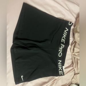 Nike Pro Women’s 5” Shorts (NWT) XL